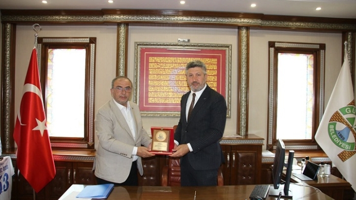 Başkan Özer’e RİDEF Heyetinden Anlamlı Plaket”